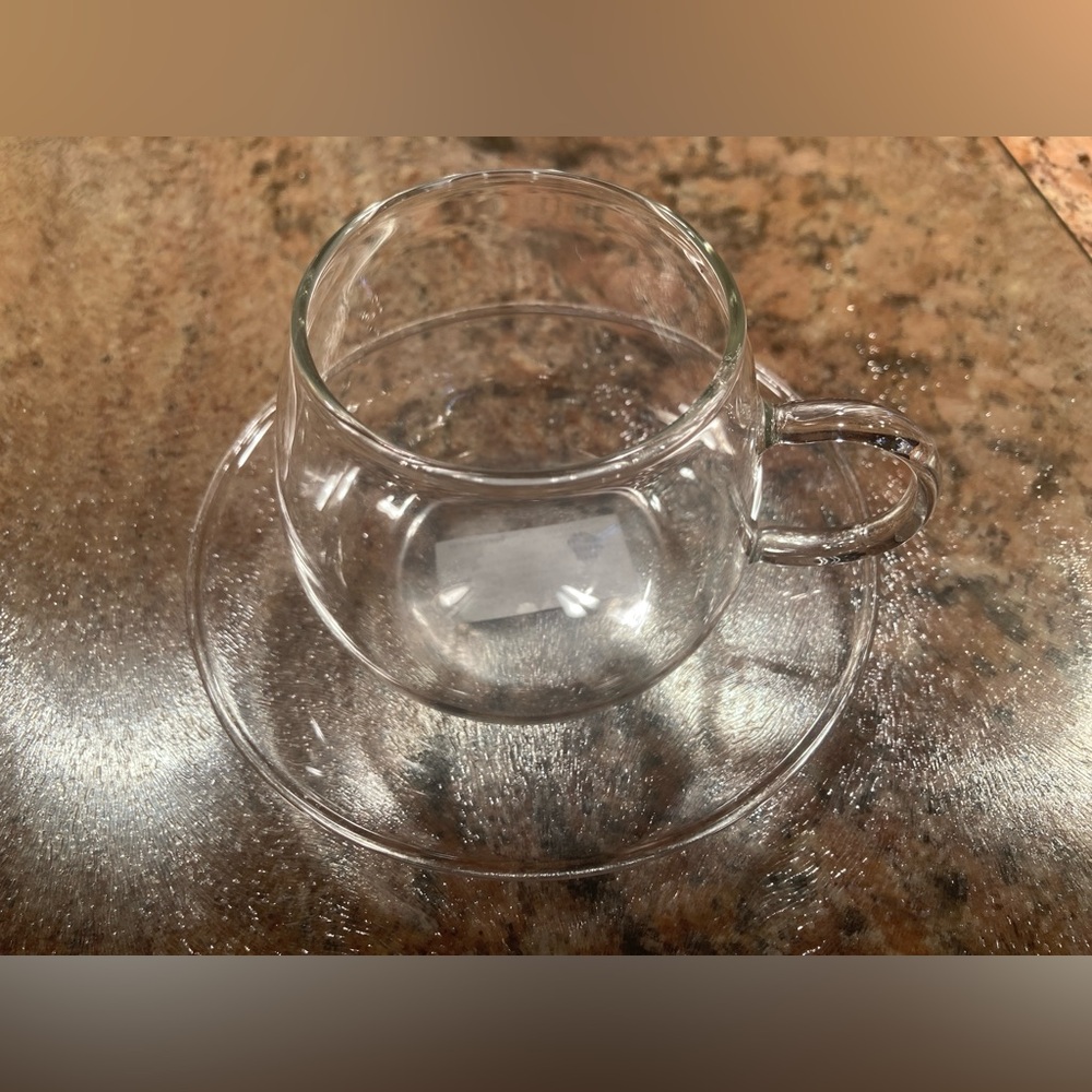 Clear Glass Teacup and Saucer Set (4 caps + 2!!! Saucers)